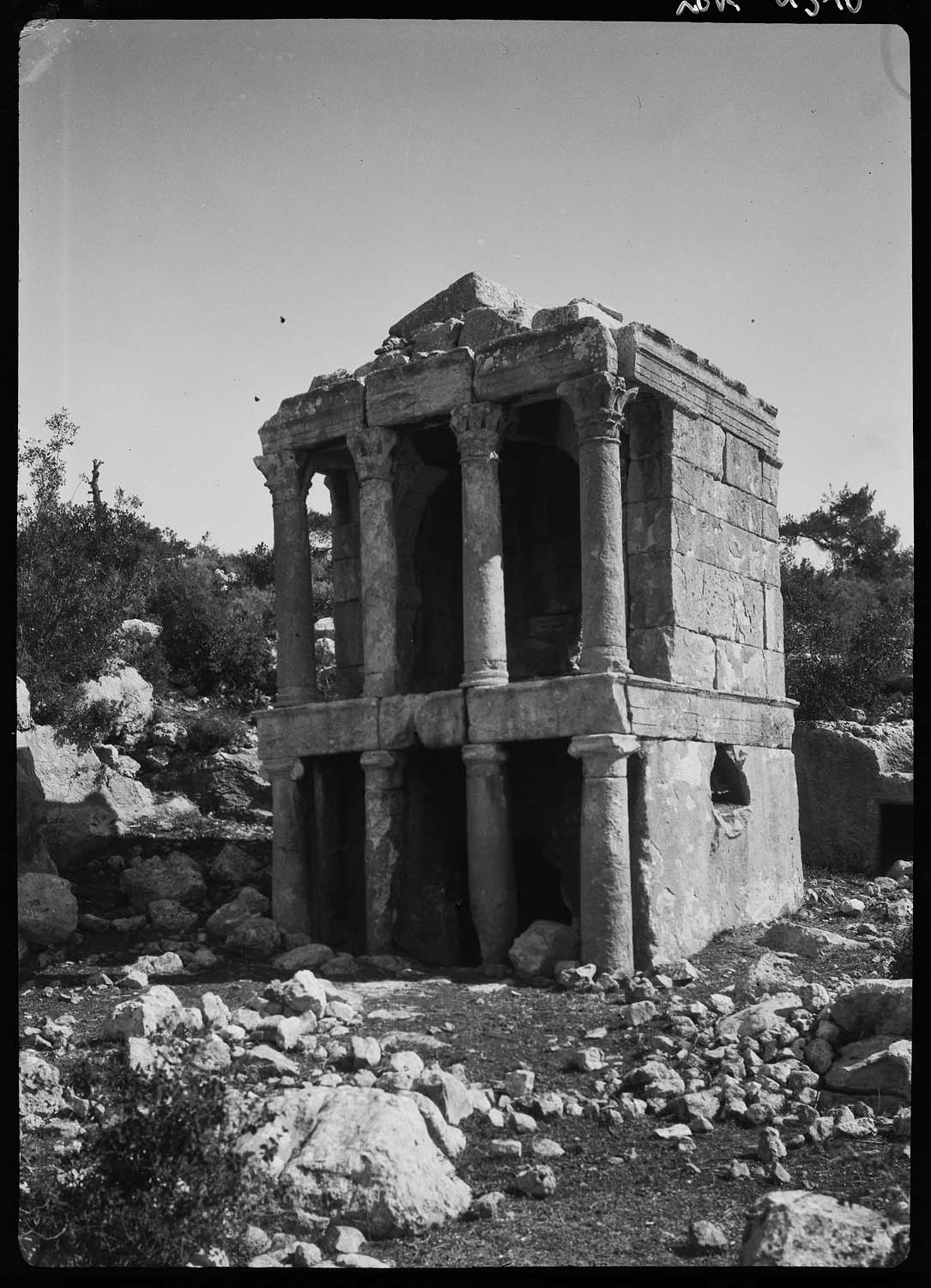 Petit mausolée antique